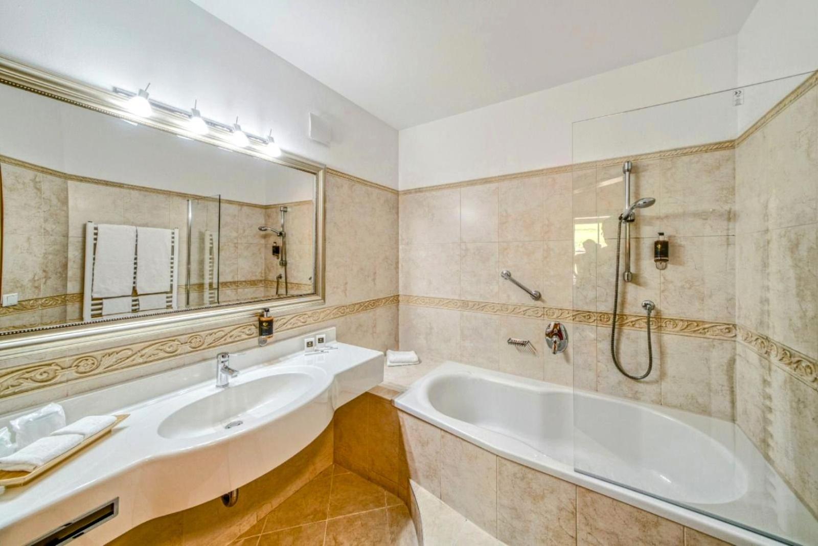 Romantikschloessl Loipersdorf Adults Only Grieselstein المظهر الخارجي الصورة